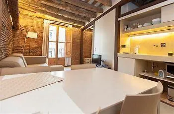 La Casa De L'Argent Apartamentos Barcellona 3*,